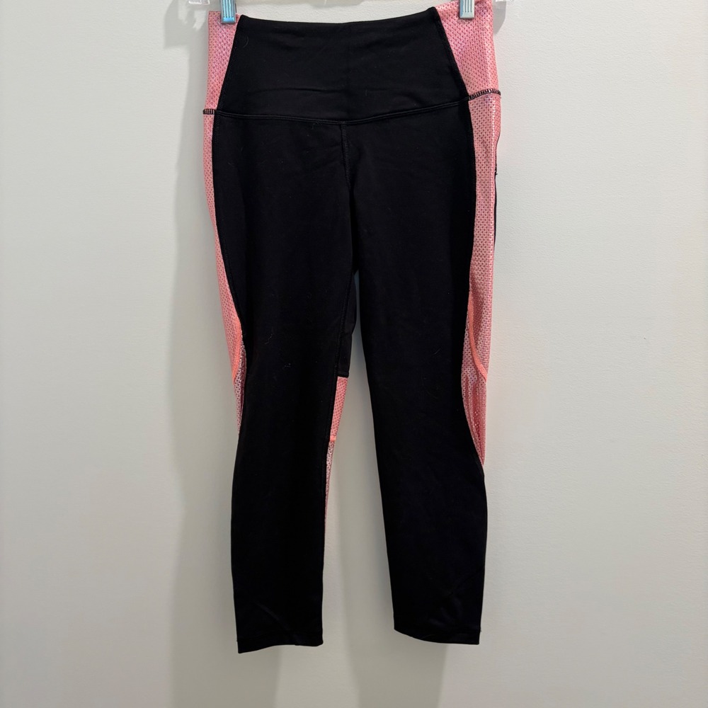 Victoria's Secret VSX Sport Knockout Capri Leggings Black Pink Mesh XS‎